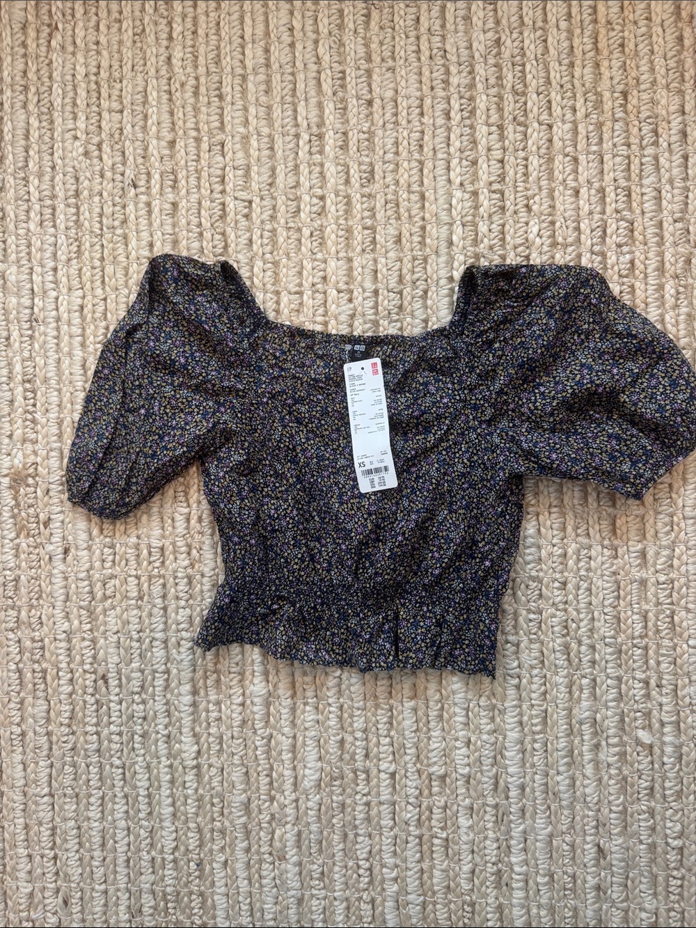 Uniqlo Black Floral Puff-Sleeve Cropped Top